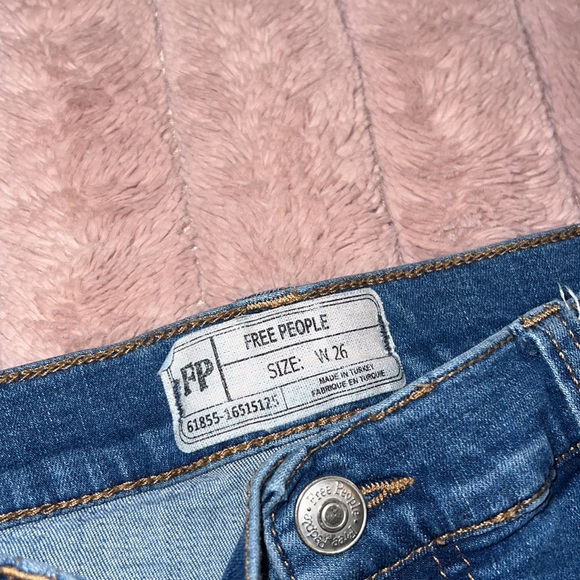 Free People Busted Knee Skinny Jean. Sz 26. No flaws. - Picture 5 of 5